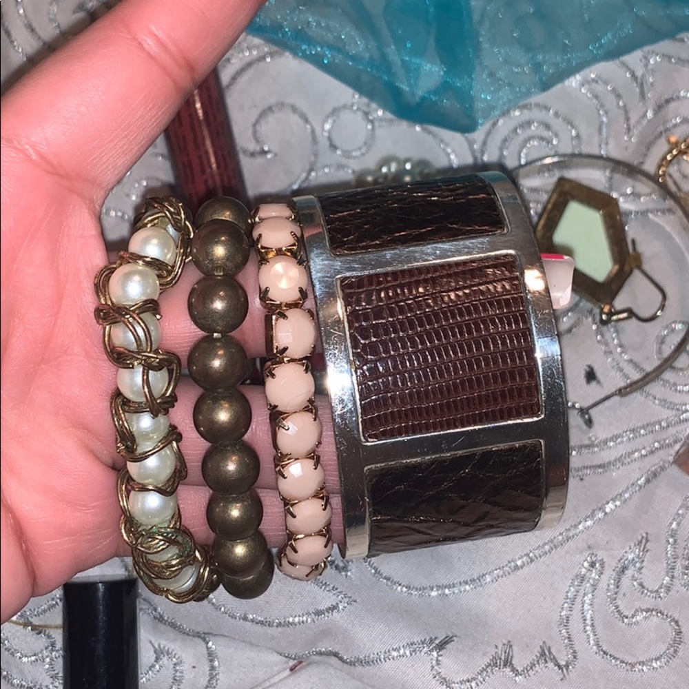 Gold bracelet set
